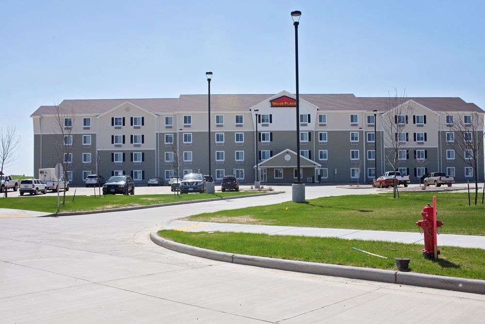 Baymont By Wyndham Dickinson Hotel Exterior photo