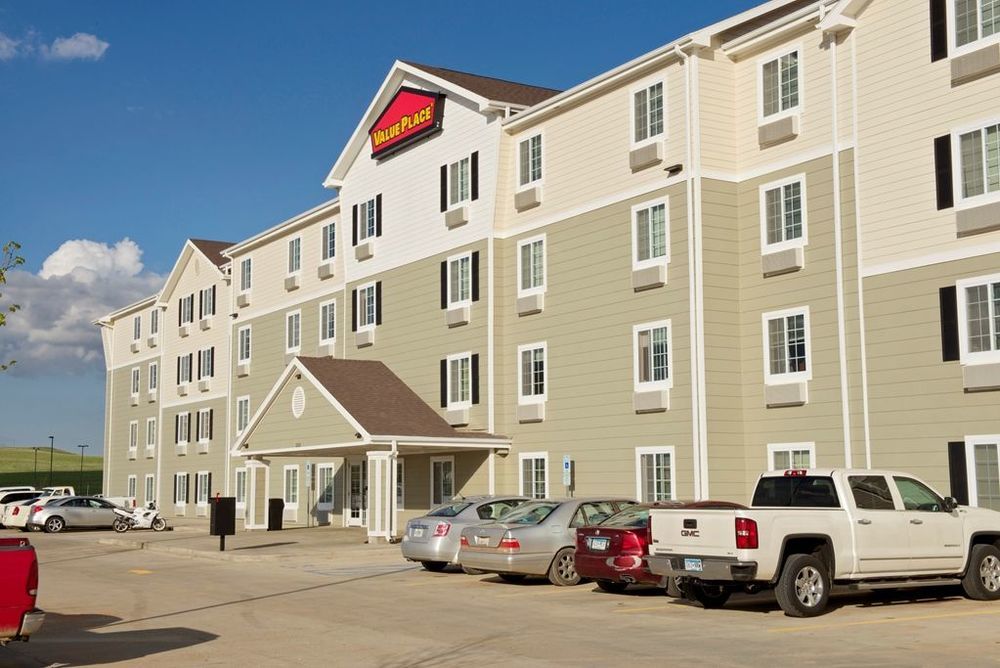 Baymont By Wyndham Dickinson Hotel Exterior photo