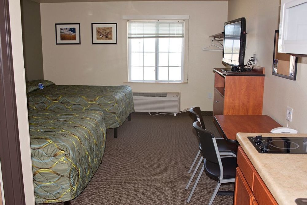Baymont By Wyndham Dickinson Hotel Room photo